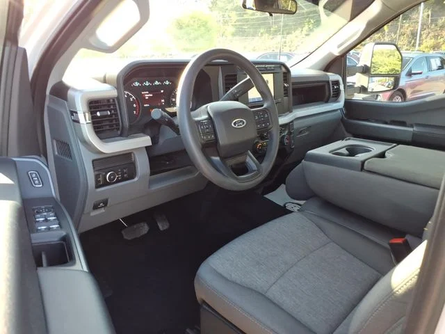 Used 2024 White Ford XL image 18