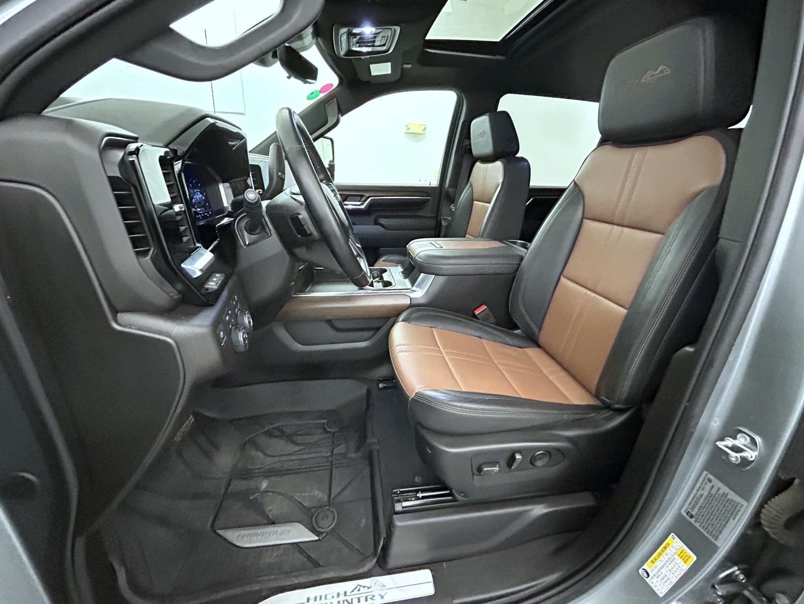 Used 2024 Gray Chevrolet High Country image 10