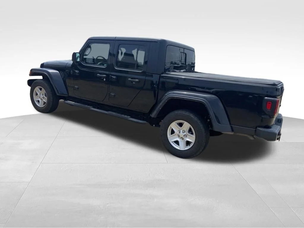 Used 2022 Black Jeep Sport image 20