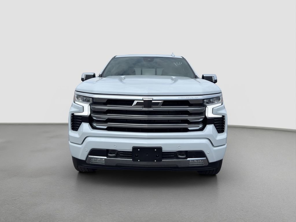 New 2026 Polar White Tricoat Chevrolet High Country image 2