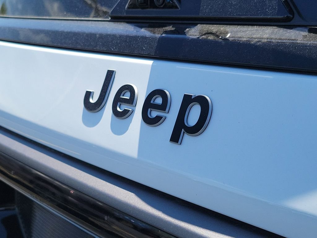 New 2026 Bright White Clearcoat Jeep Summit Reserve image 6