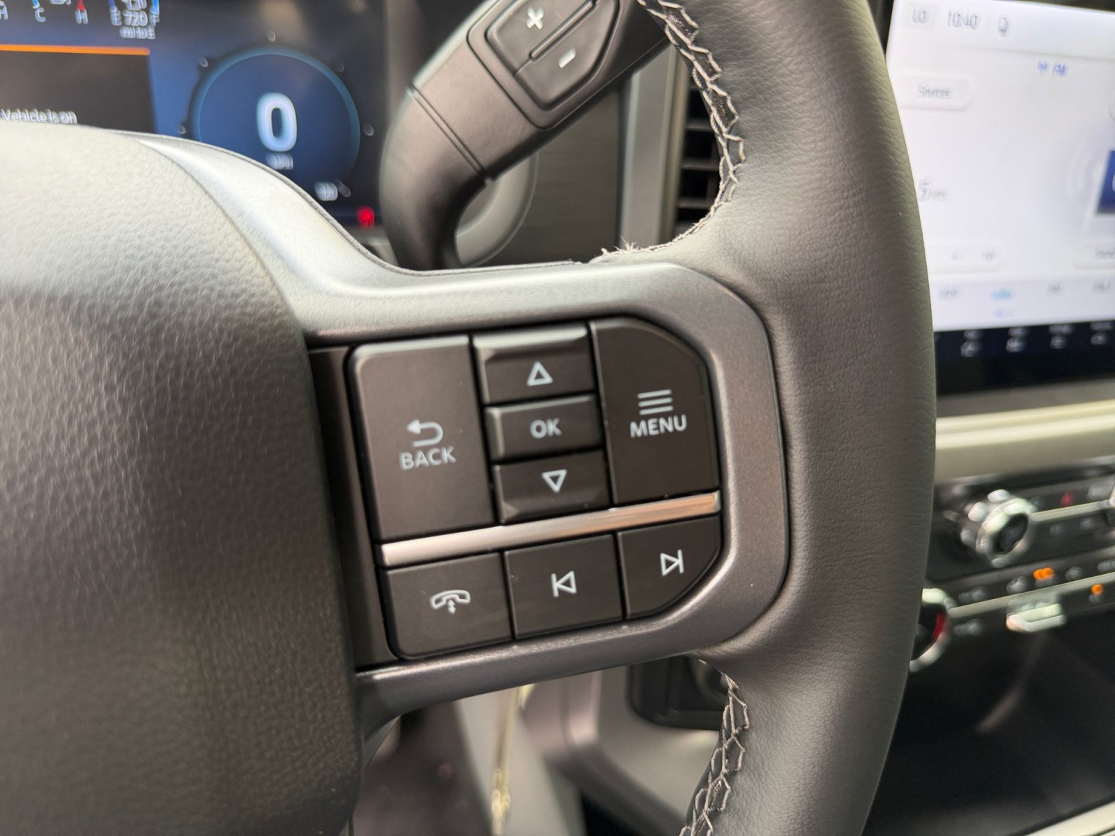 New 2026 Carbonized Gray Metallic Ford XLT image 25