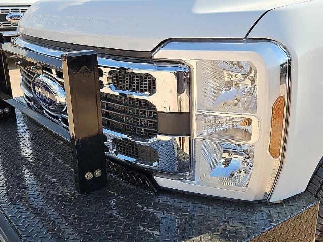 New 2026 Oxford White Ford F-350® XL image 39