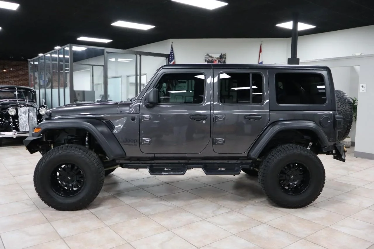 Used 2021 Granite Crystal Metallic Clear Coat Jeep Sport Altitude image 4