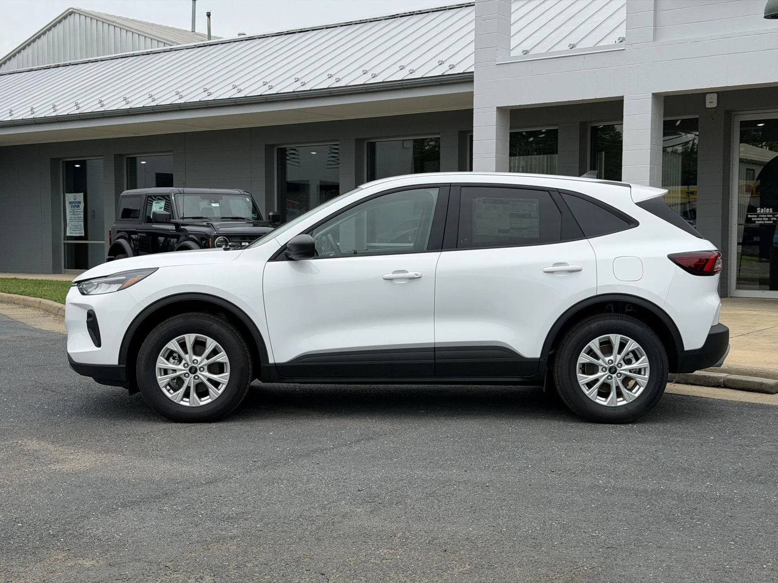 New 2026 Oxford White Ford Active® image 3