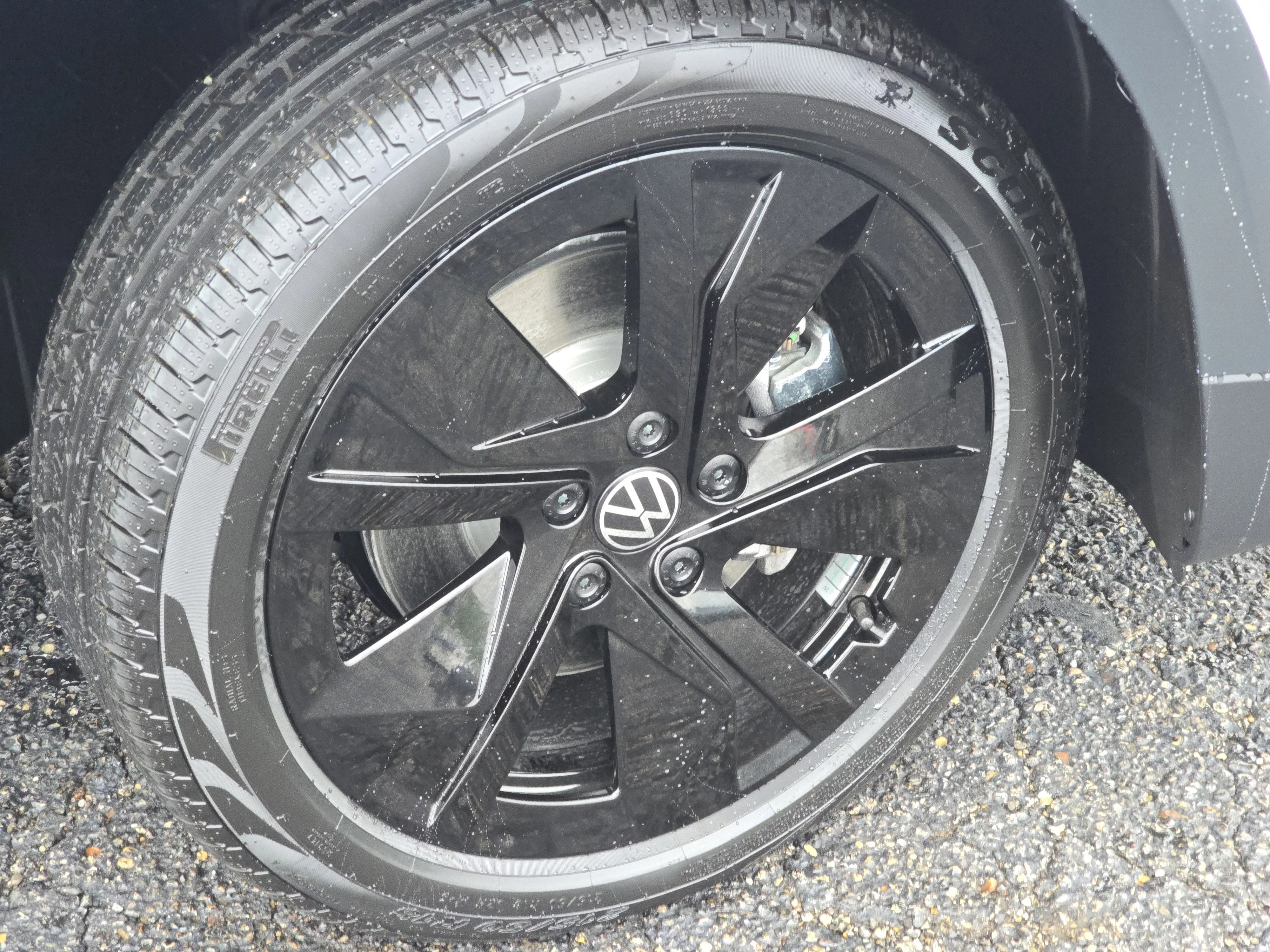 New 2026 Pure White Volkswagen SE image 14