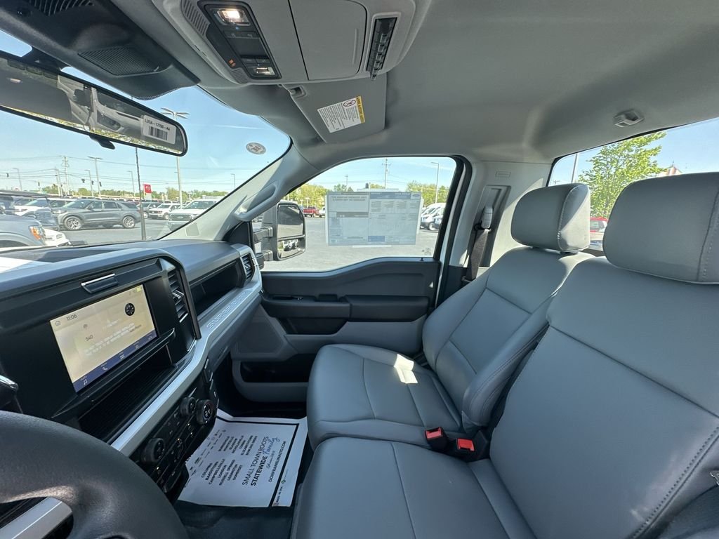 New 2026 Oxford White Ford F-350® XL image 11