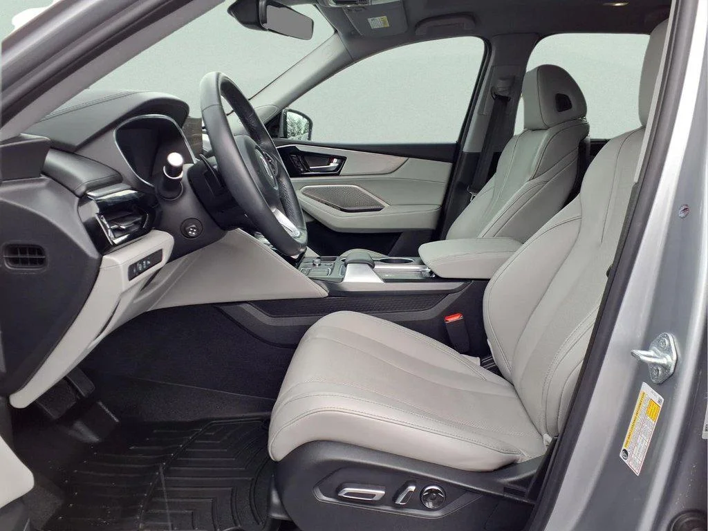 Used 2023 Lunar Silver Metallic Acura FWD w/Technology Package image 9