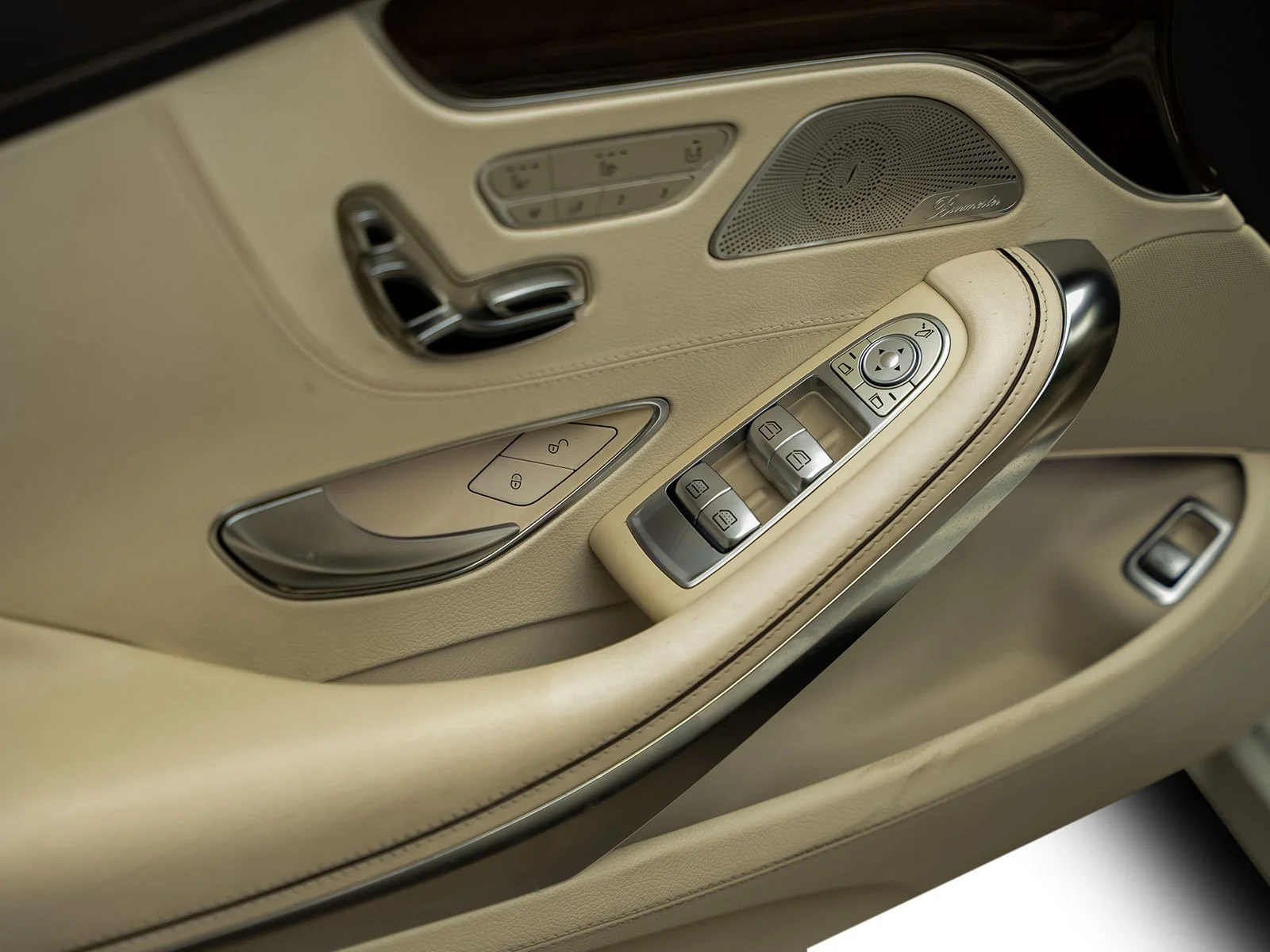Used 2015 White Mercedes-Benz S 550 image 64