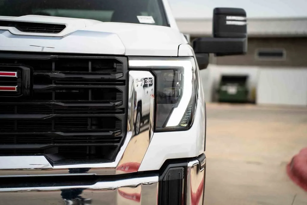 2025 GMC Sierra 2500HD Pro - Photo 10