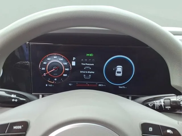 Used 2024  Hyundai SEL image 10