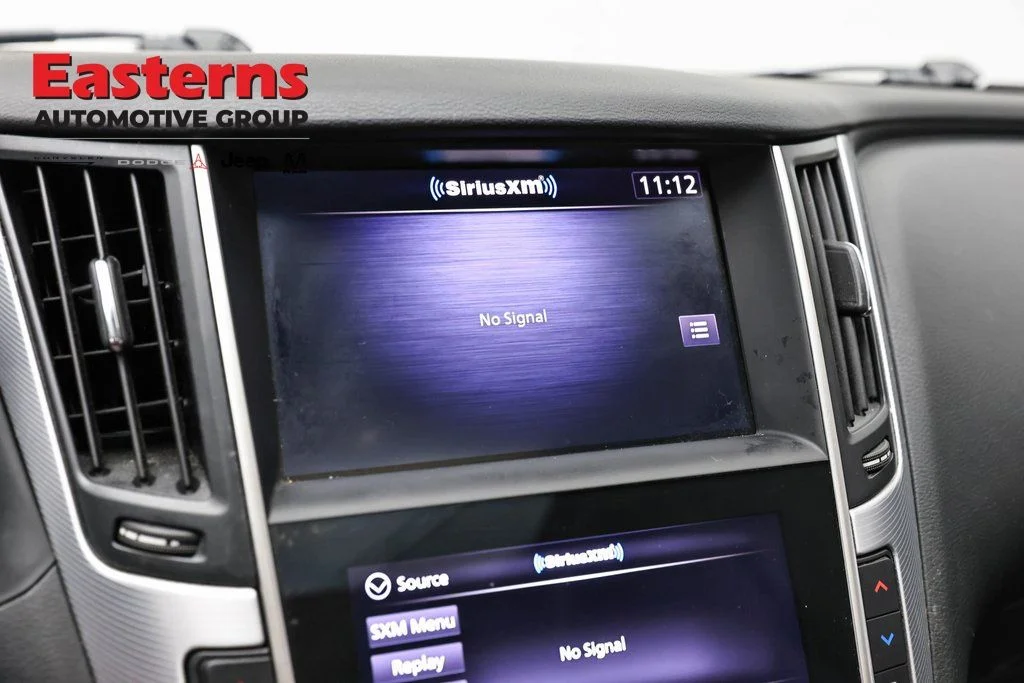 Used 2023 White INFINITI LUXE image 19