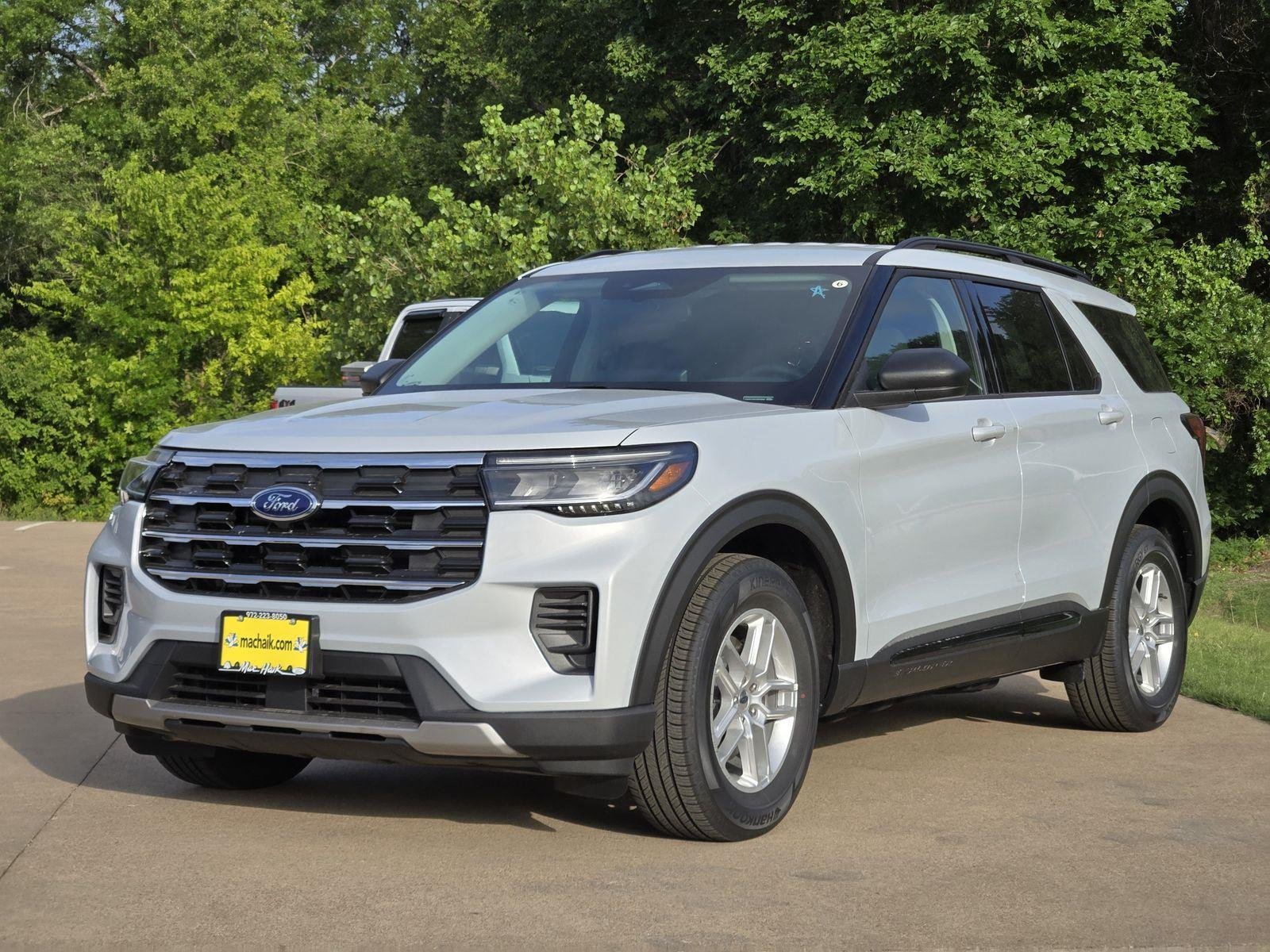 New 2026 Space White Metallic Ford Active image 2