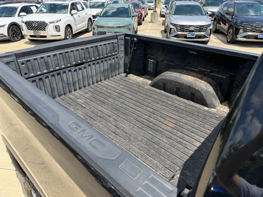 Used 2021 Onyx Black GMC Denali image 32