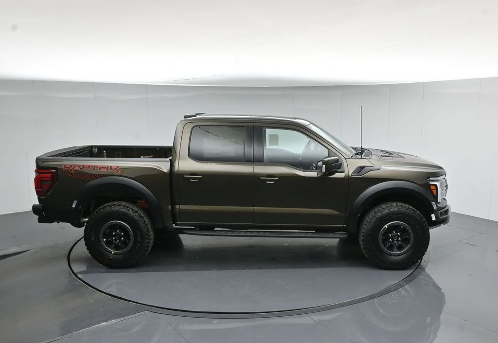 New 2026 Shelter Green Ford Raptor image 42