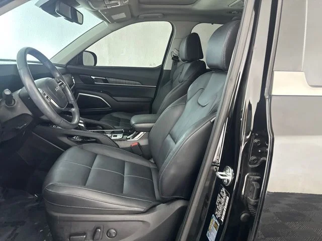 Used 2024 Black Kia EX image 23