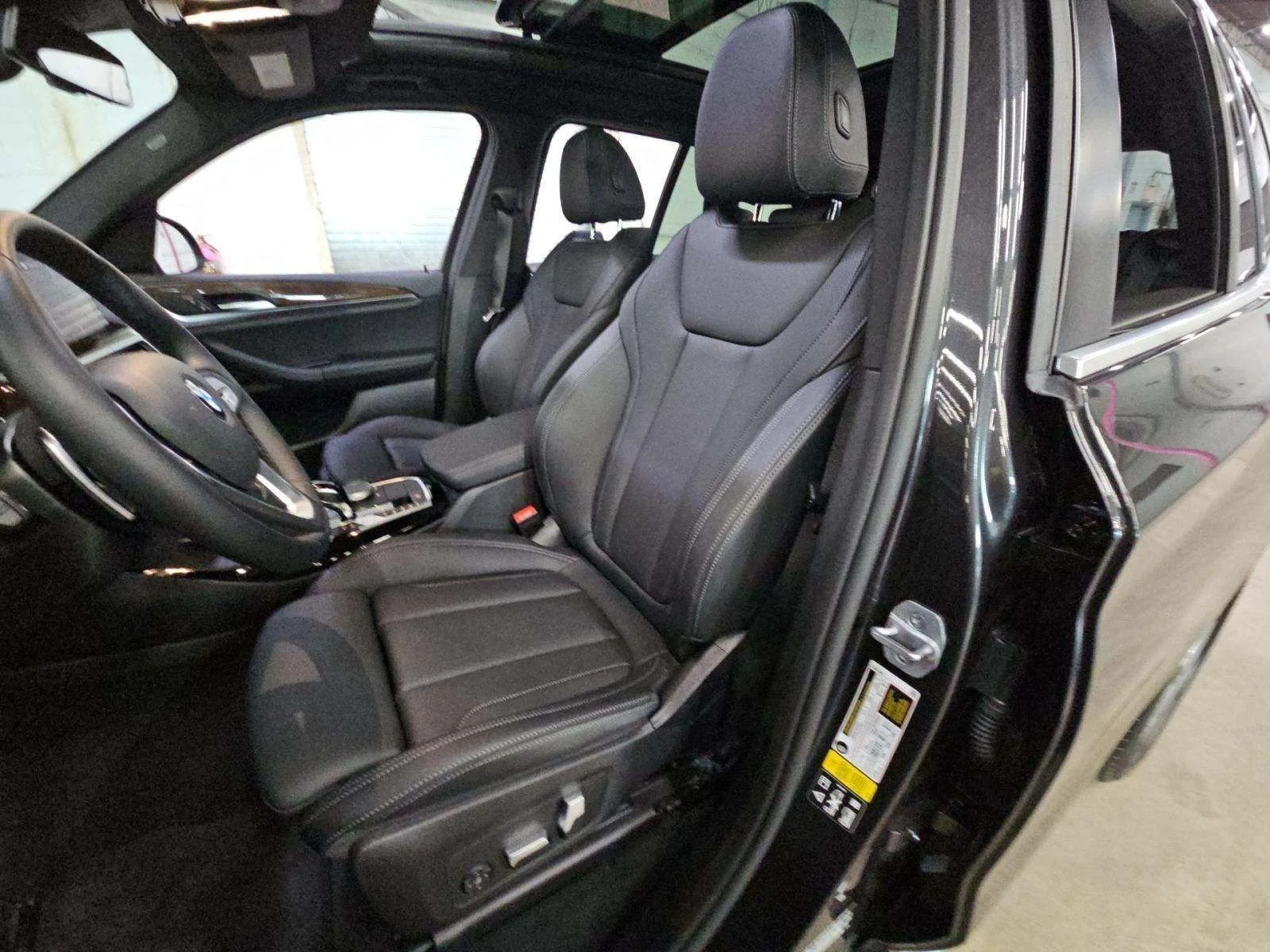 Used 2023 Dark Graphite Metallic BMW xDrive30i image 5