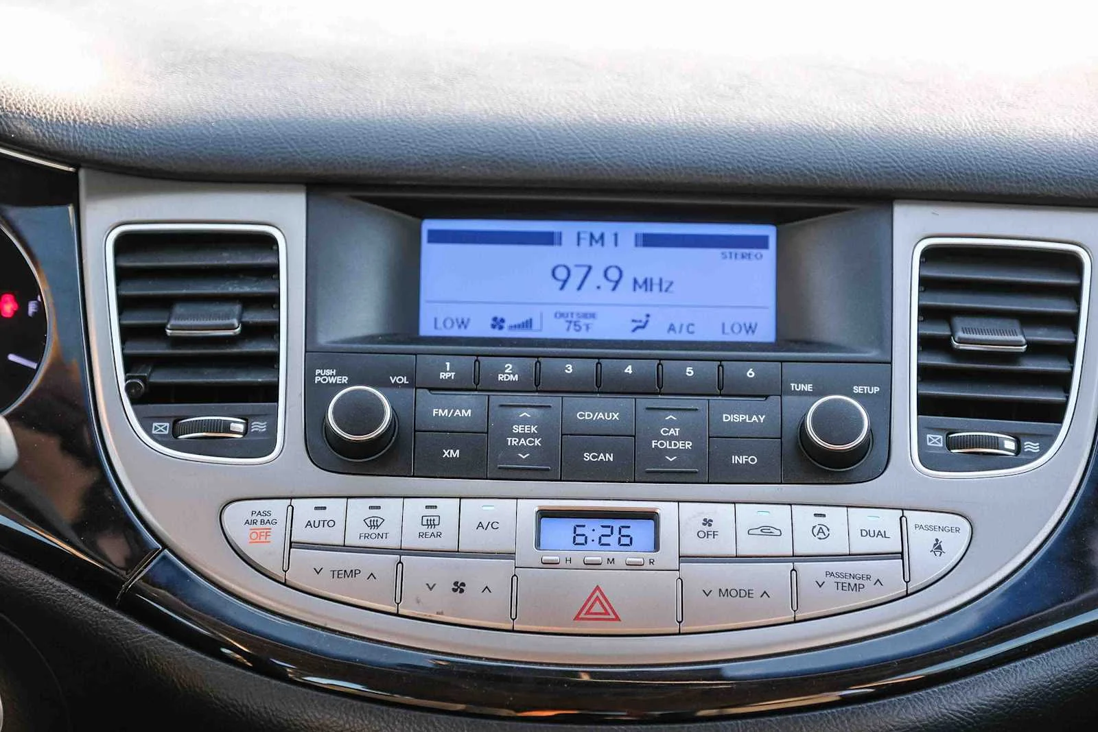 Used 2013 Titanium Gray Metallic Hyundai 3.8L image 16