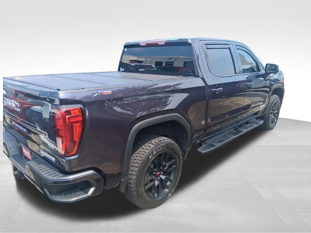 Used 2022 Silver GMC Elevation image 3