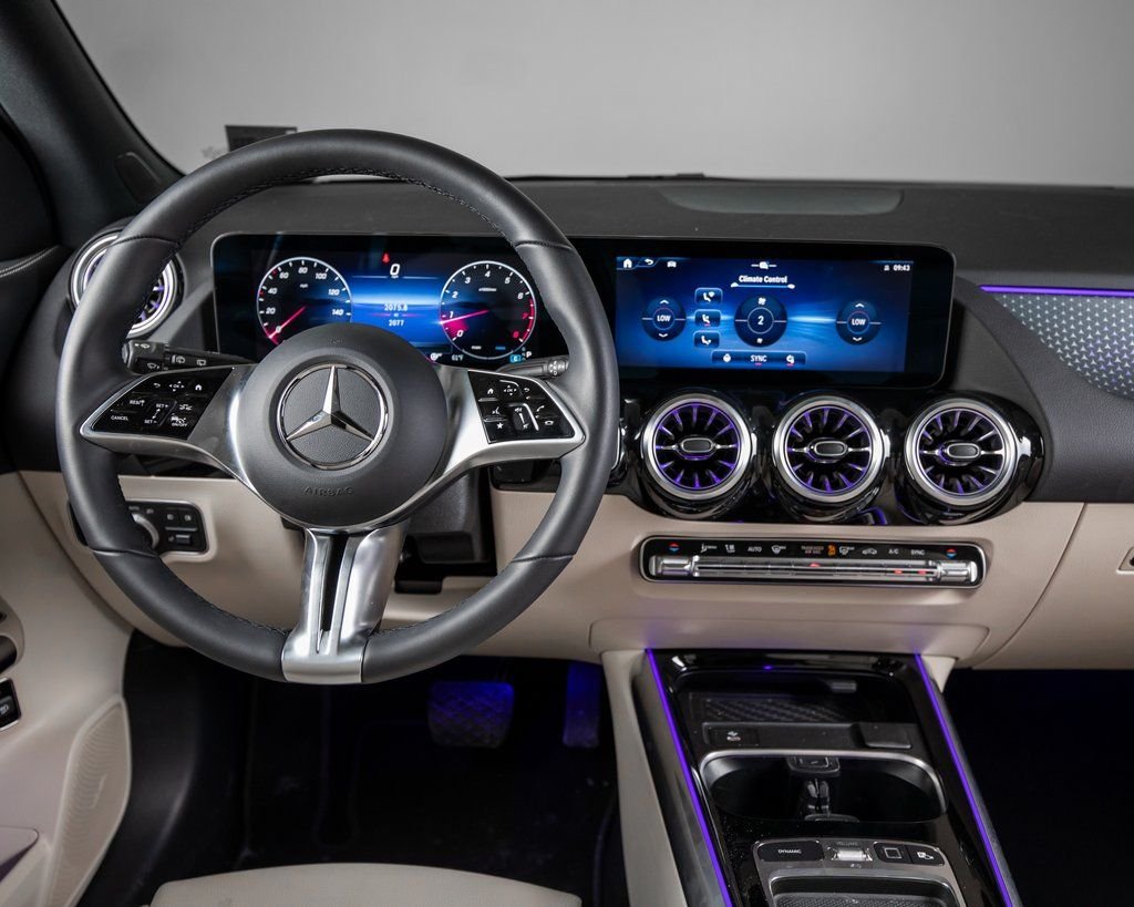 Used 2026 Black Mercedes-Benz GLA 250 image 8