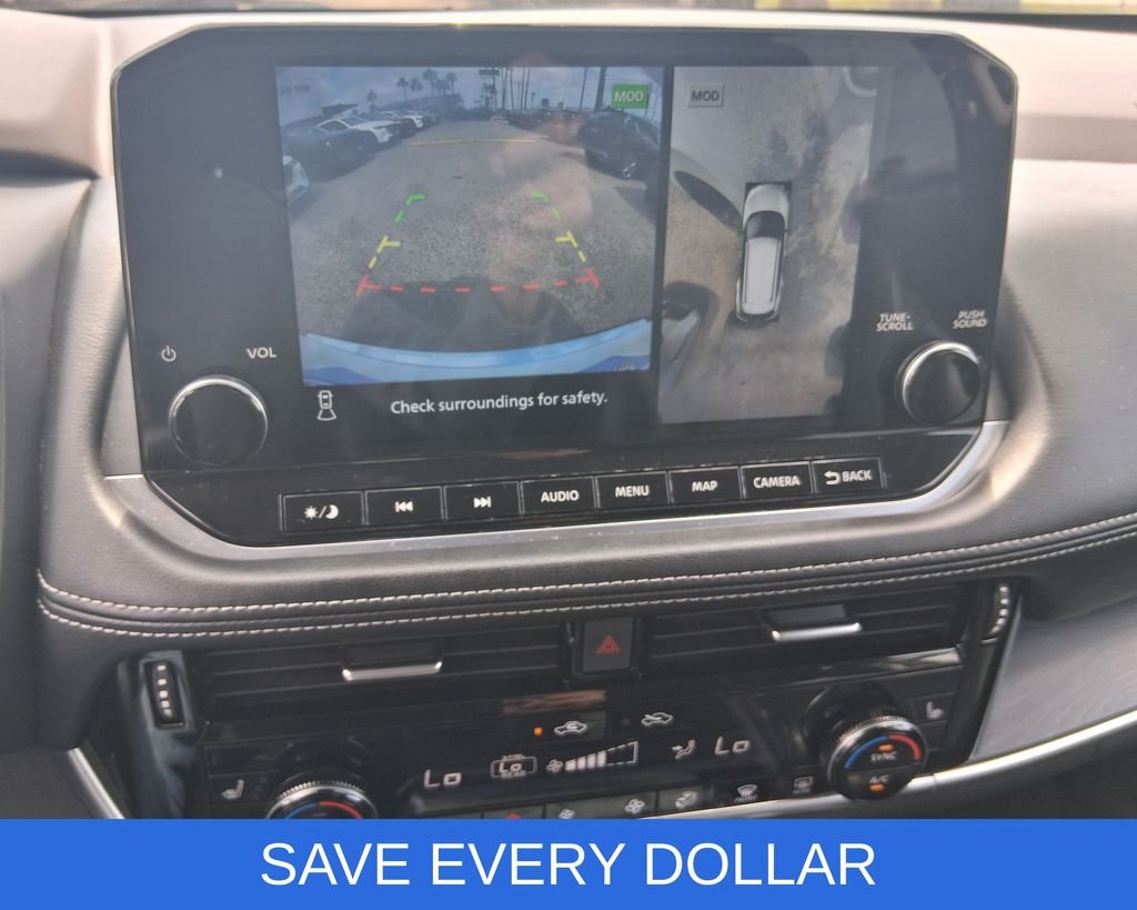 Used 2021 White Nissan SL image 8