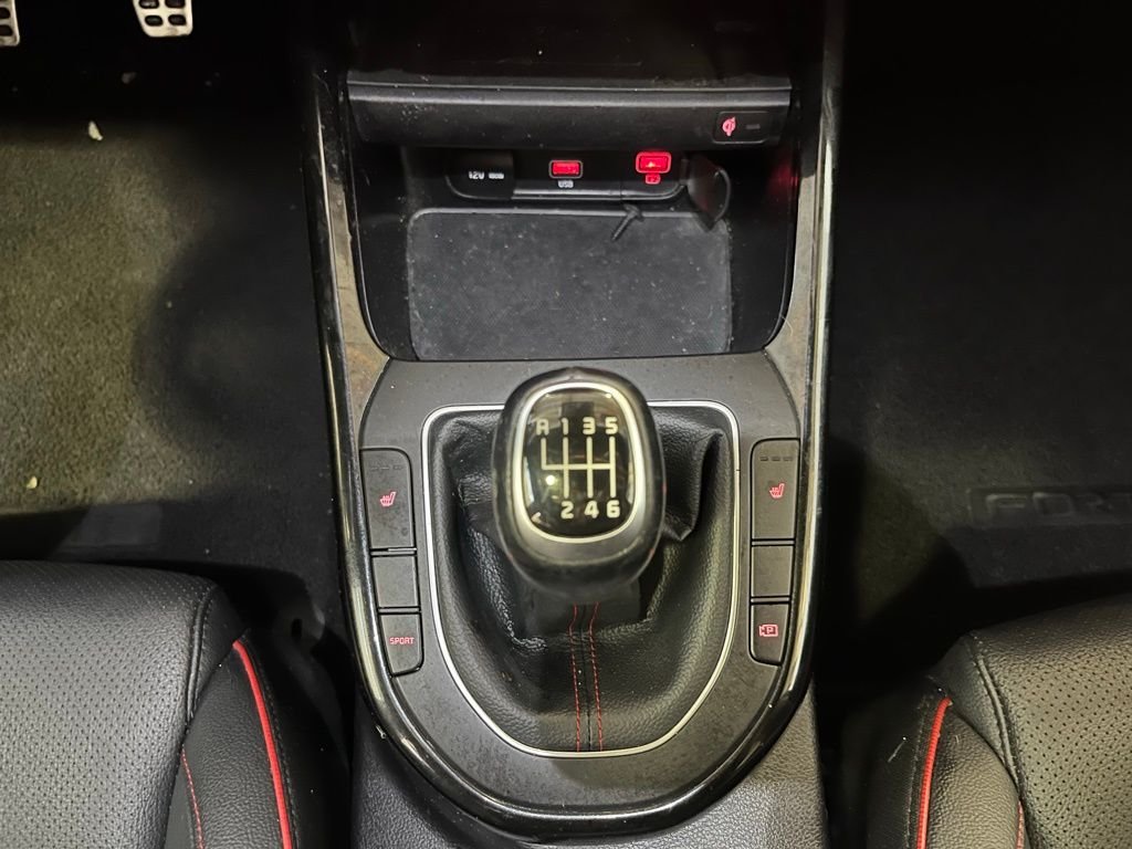 Used 2024 White Kia GT image 15