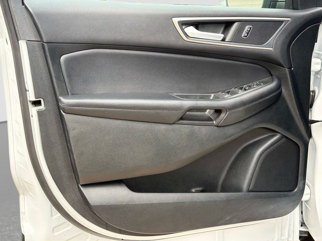 Used 2023 White Ford SEL image 18