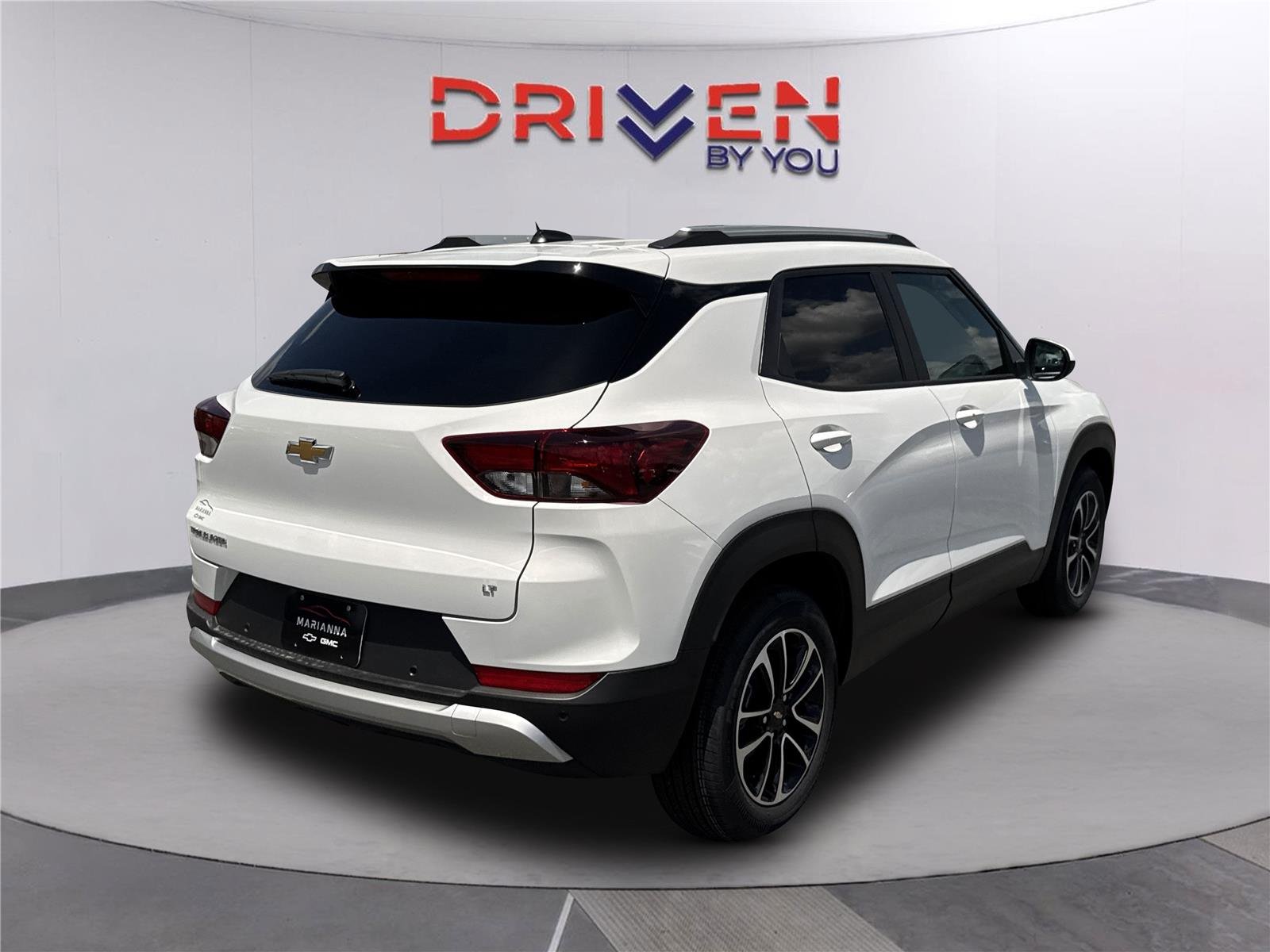 New 2026 Summit White Chevrolet LT image 4