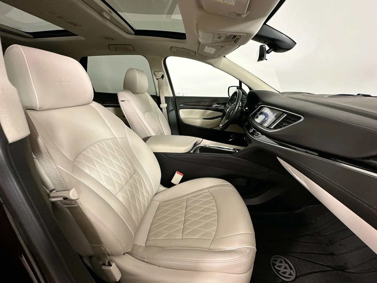 Used 2022 Red Buick  image 43