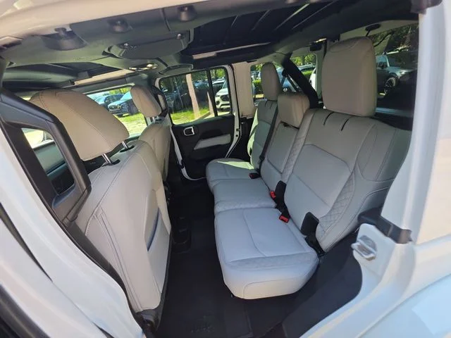 Used 2023 White Jeep Sahara image 23