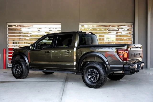 Used 2025 Shelter Green Ford Raptor image 3