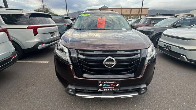 Used 2022 Brown Nissan SL image 8