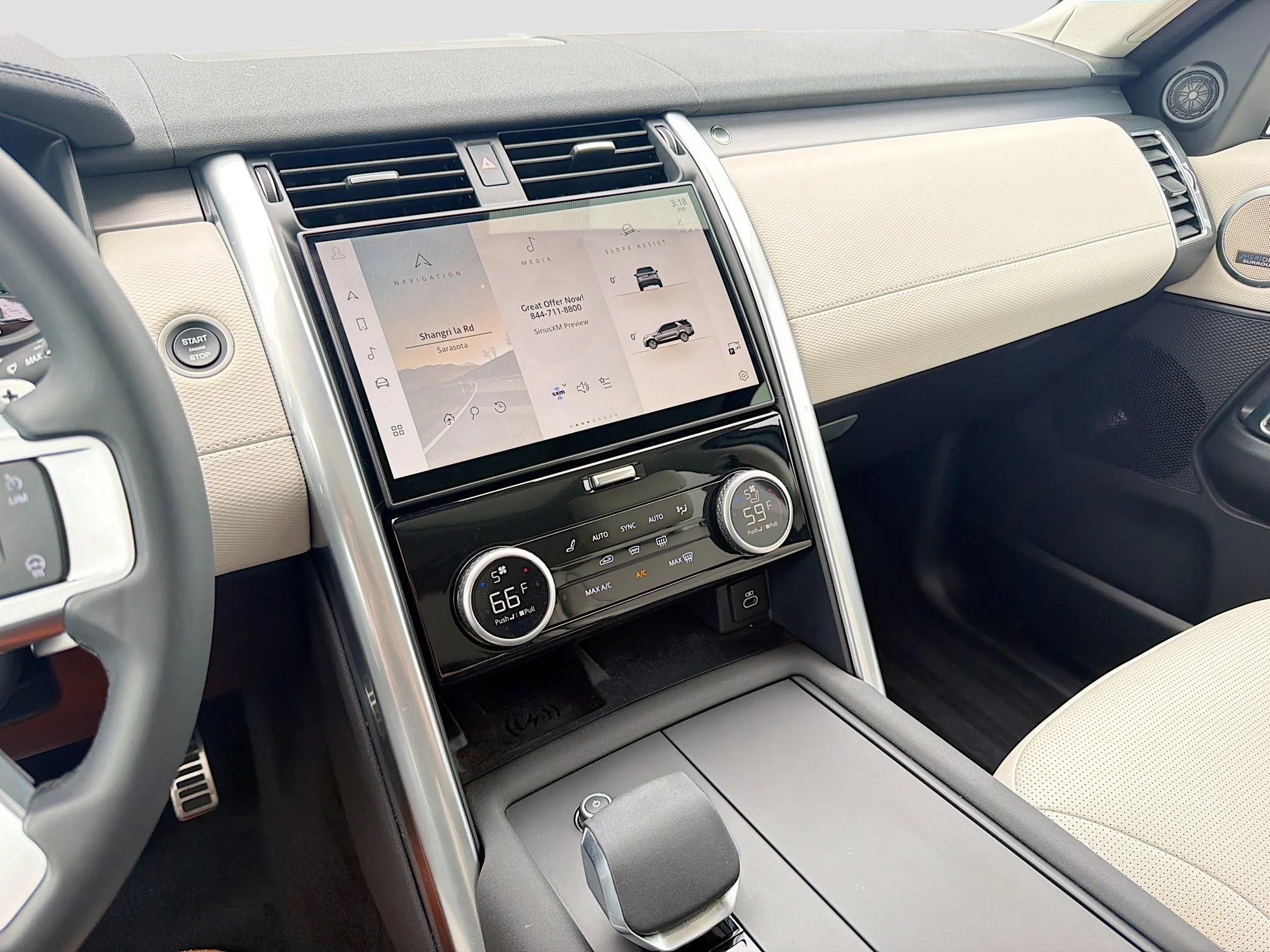 Certified Used 2025 Fuji White Land Rover Dynamic SE image 29