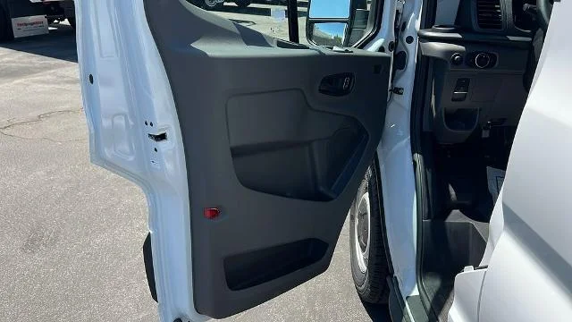 New 2026 Oxford White Ford Passenger Van XL image 31