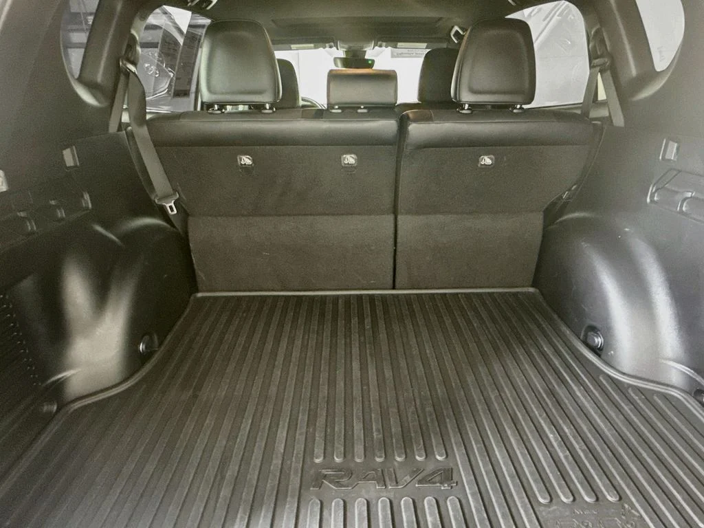 Used 2018 Silver Sky Metallic Toyota SE image 25