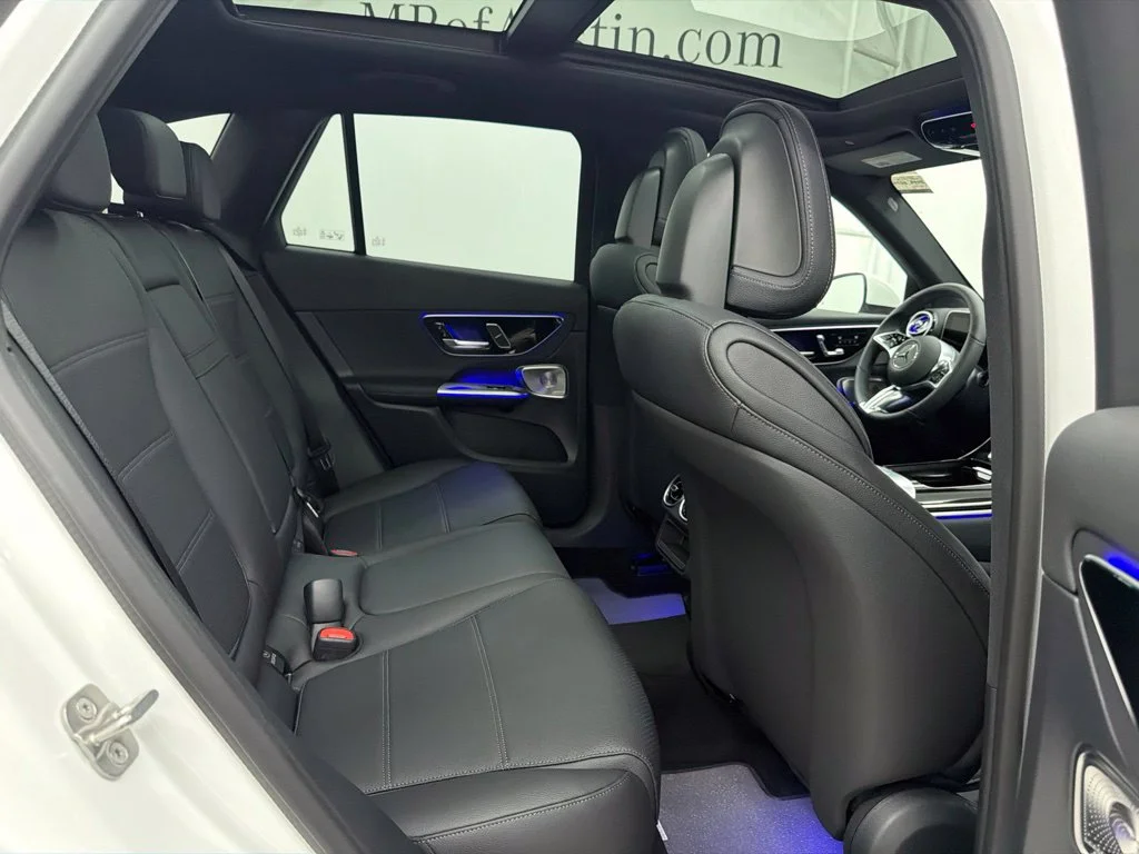 New 2027 White Mercedes-Benz GLC 300 image 26