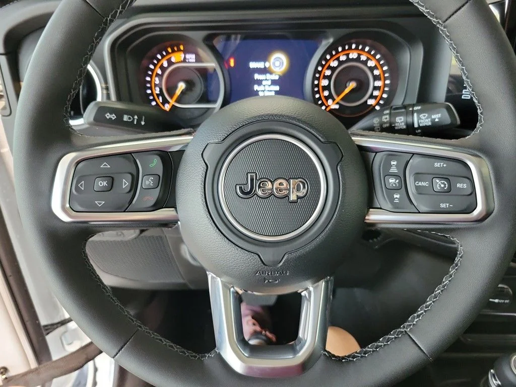 2025 Jeep Wrangler 4-Door Sahara - Photo 10