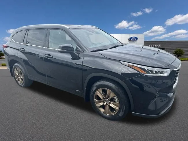 Certified Used 2022 Midnight Black Metallic Toyota Bronze Edition image 12
