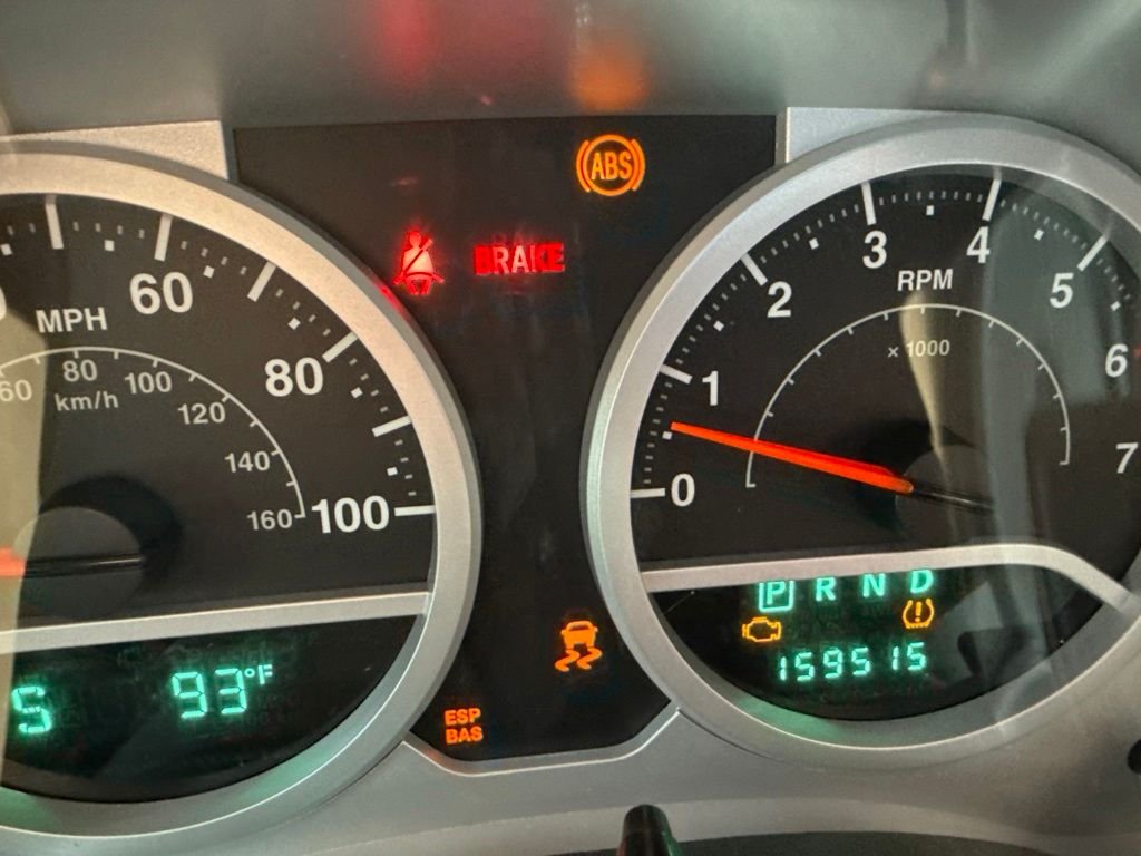 Used 2010 Gray Jeep Unlimited Sport image 19
