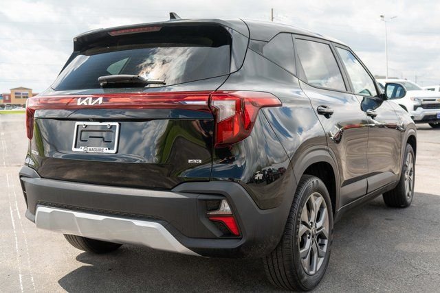 Used 2024 Black Kia LX image 6