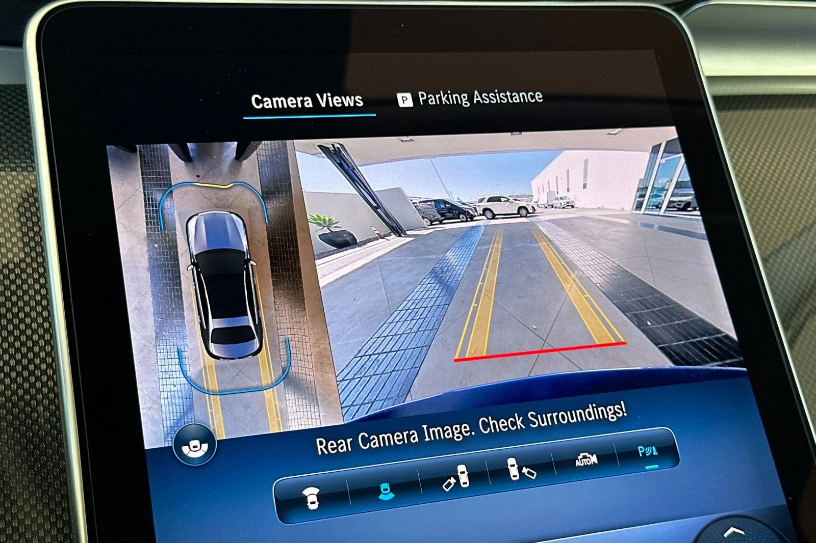 2025 Mercedes-Benz C-Class Sedan C 300 - Photo 17