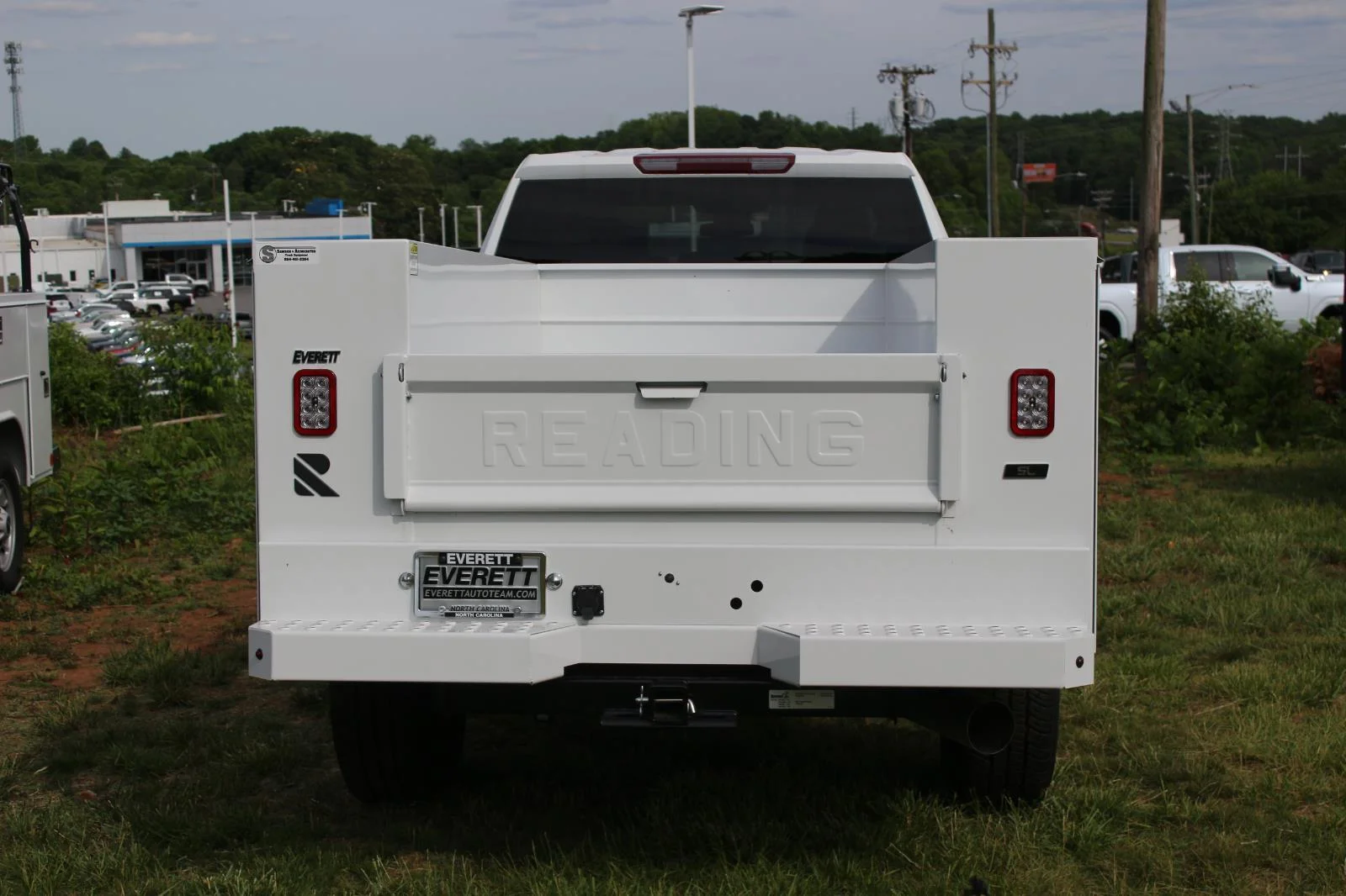 New 2025 Summit White GMC Pro image 5