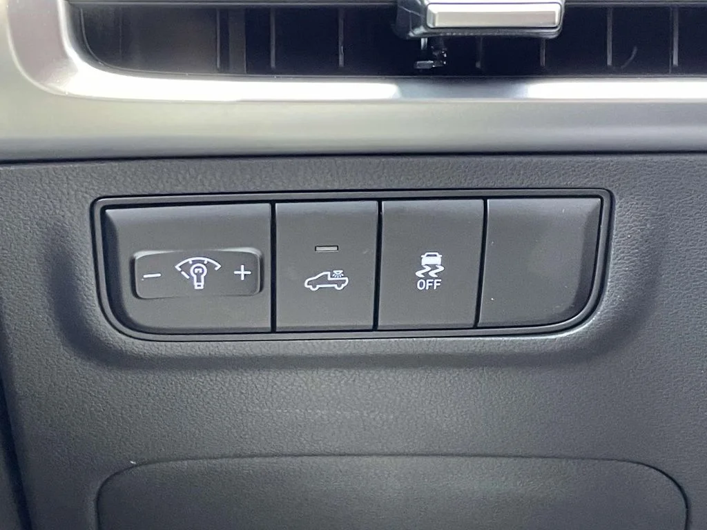 New 2026 Blue Hyundai SE image 18