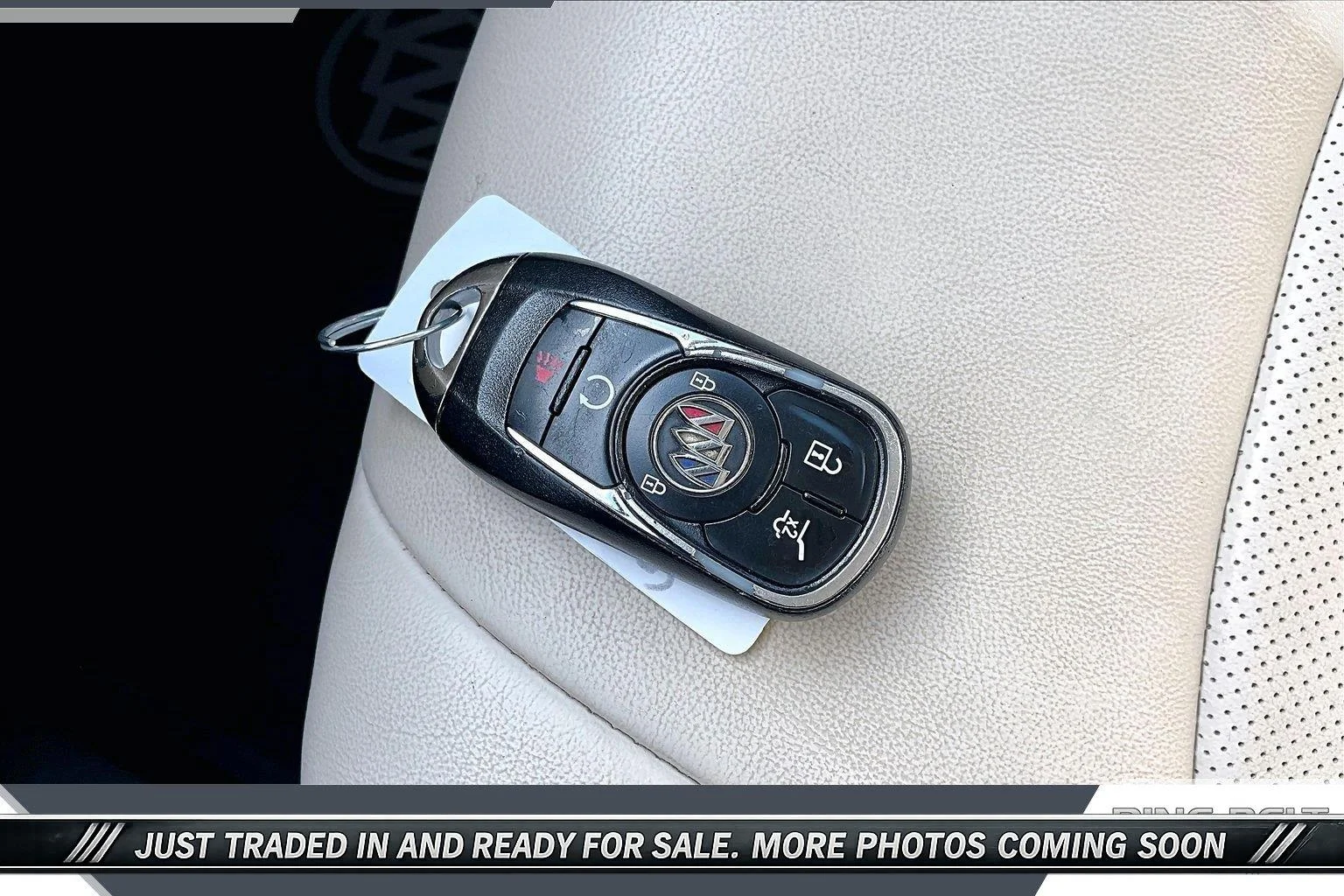 Used 2022 Summit White Buick Premium image 9