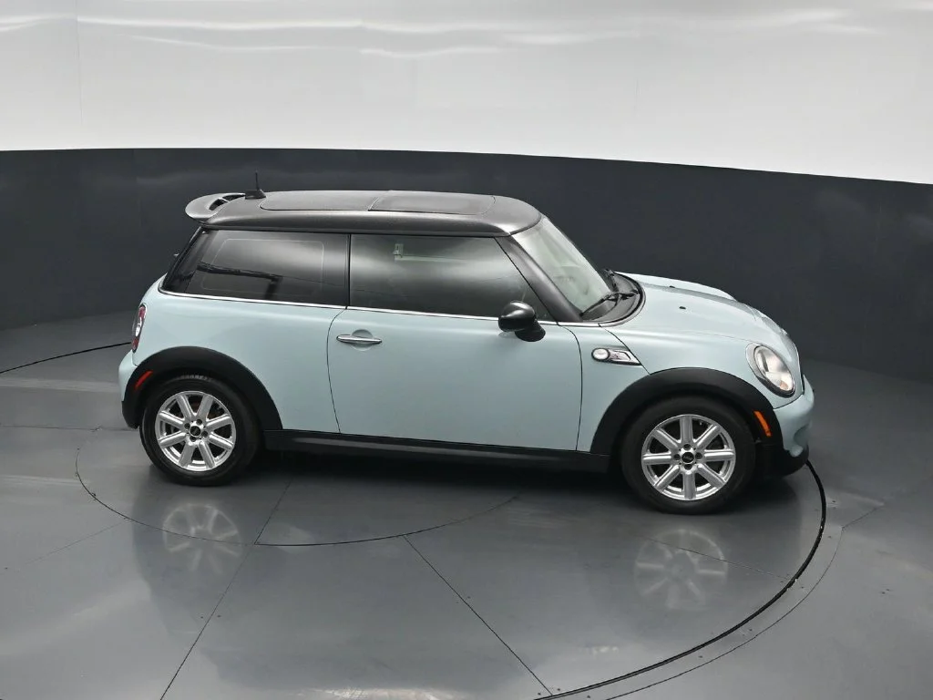 Used 2013 Blue MINI Base image 50