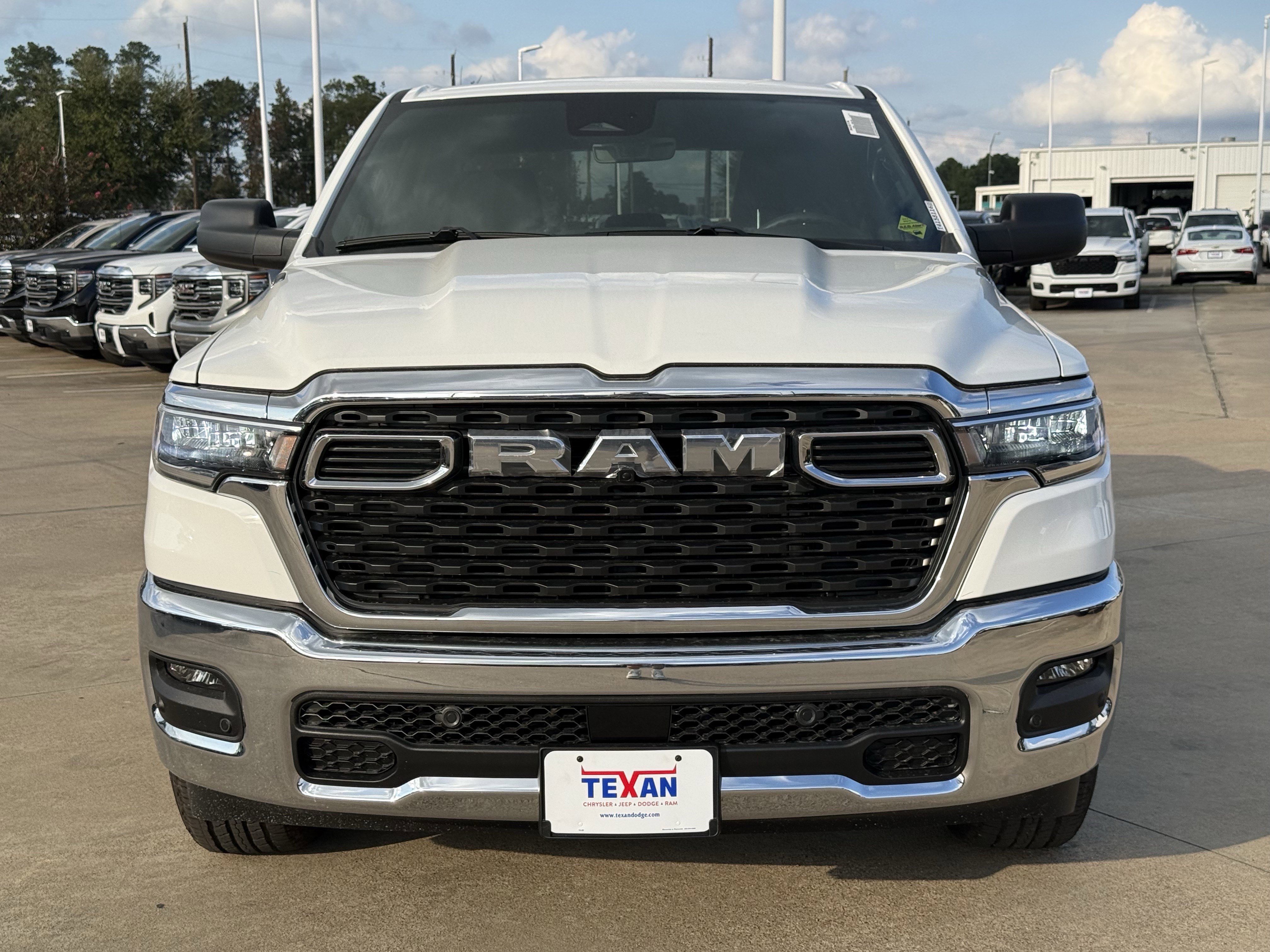 New 2026 Bright White Clear-Coat Exterior Paint RAM Lone Star image 6