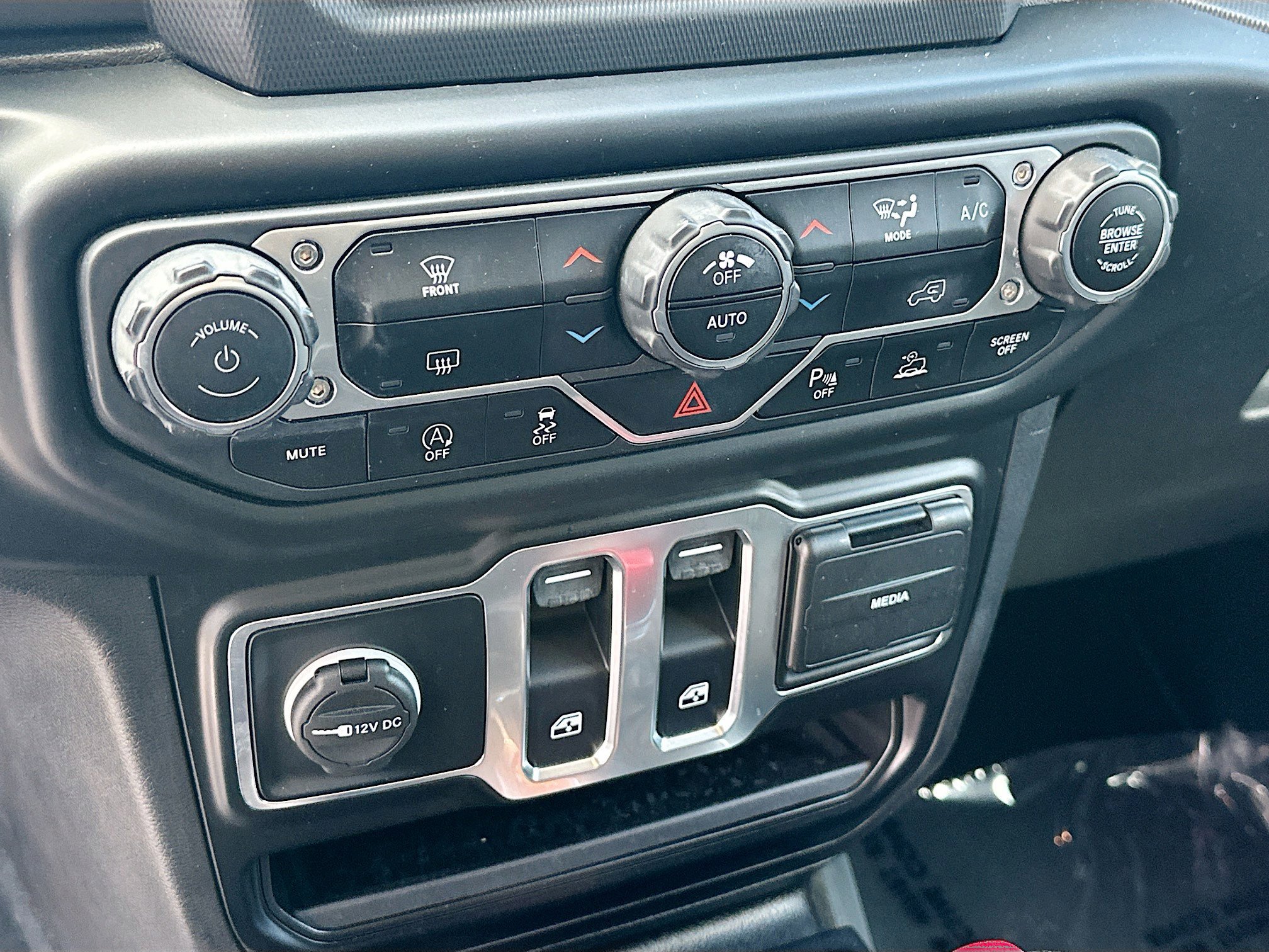 Used 2022 Sting-Gray Clearcoat Jeep Sport S image 14