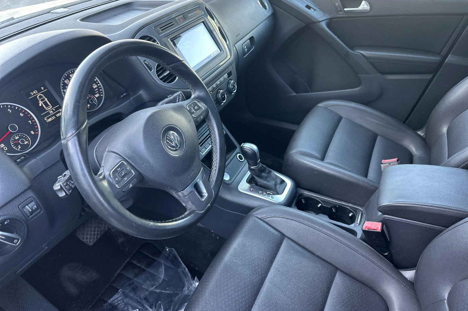 Used 2017 Pepper Gray Metallic Volkswagen S image 9