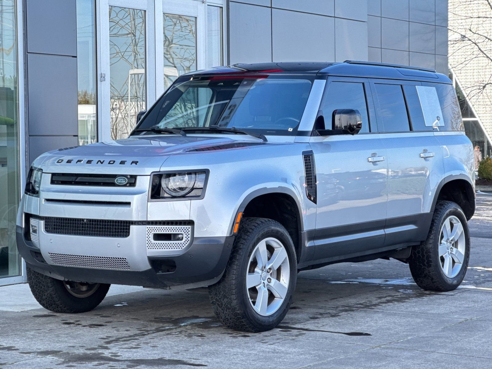 Used 2020 Silver Land Rover First Edition image 7
