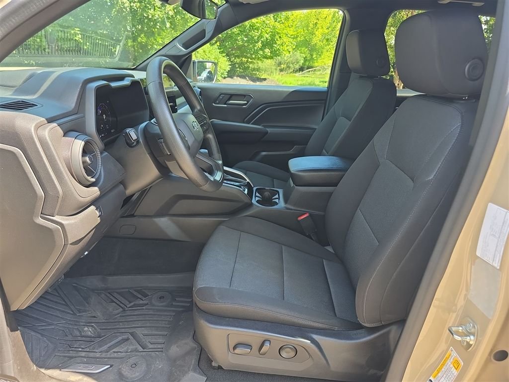 Used 2024  Chevrolet Trail Boss image 17